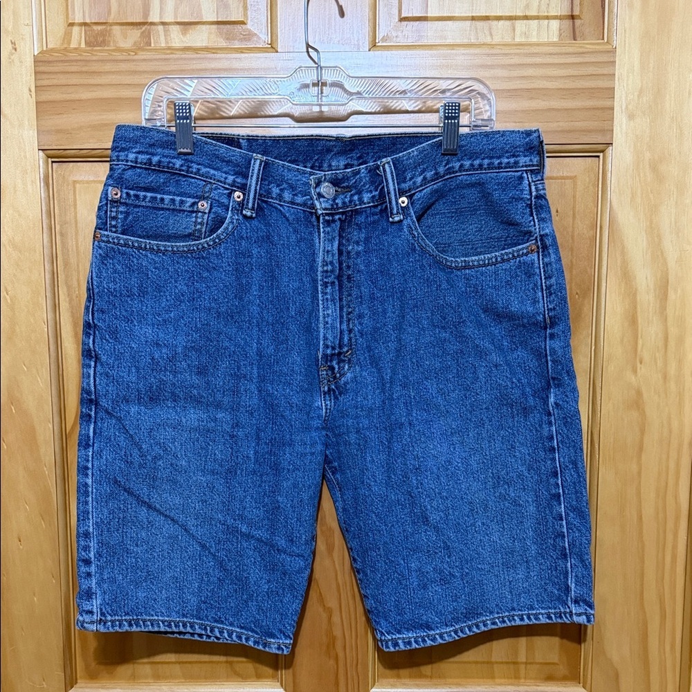 Levi’s Classic Men's Blue Denim Shorts, Size 34.